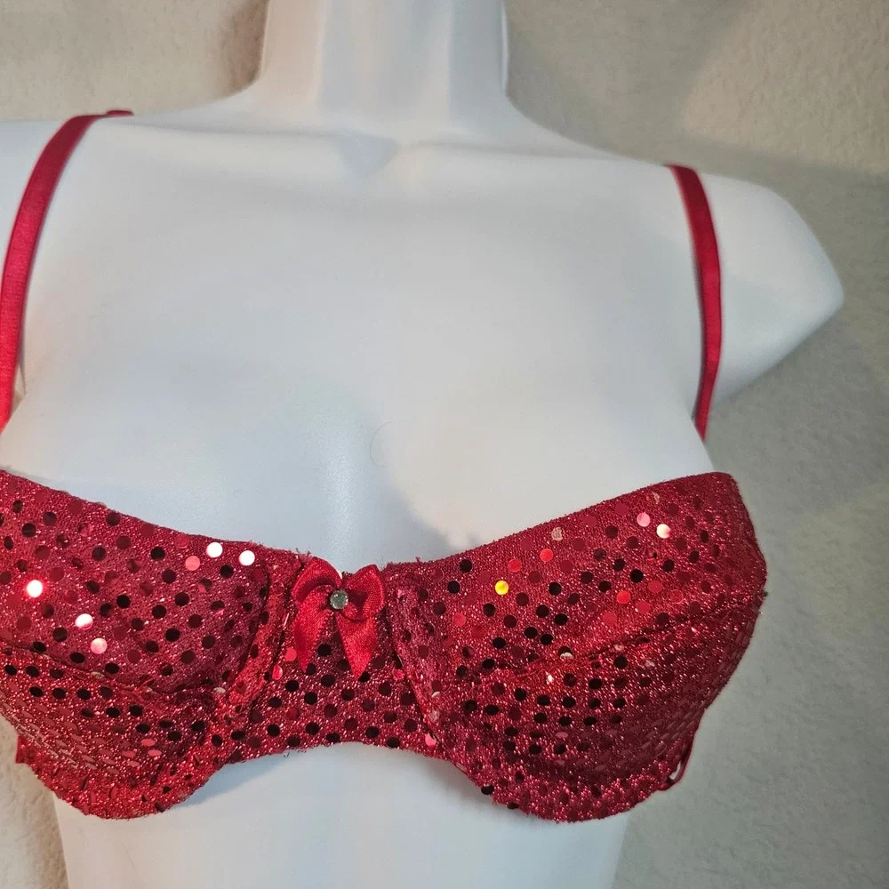 VNTG Frederick's of Hollywood 36b red sequin bra vampire romantic‎ sexy goth
